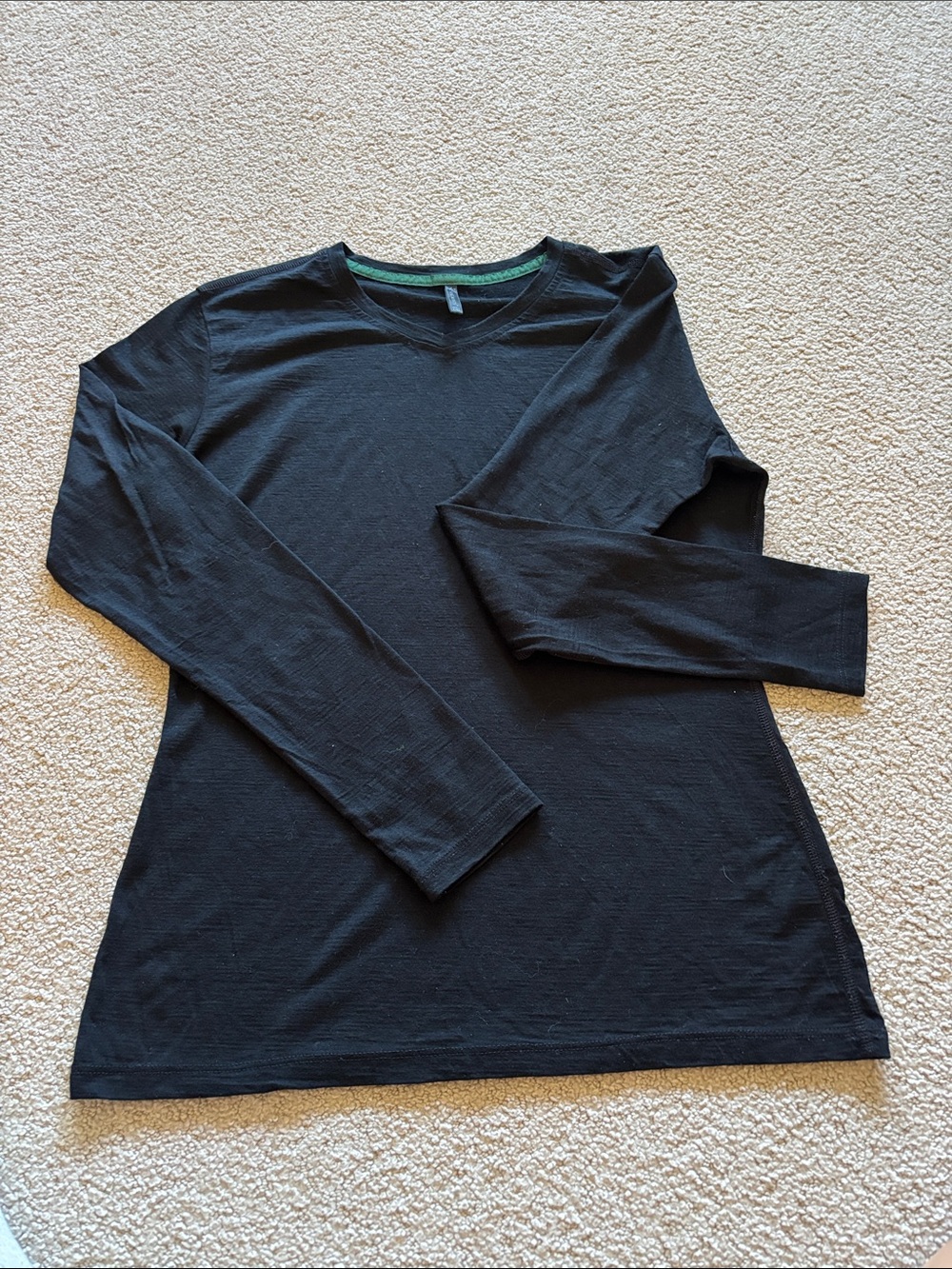 100% Wool Women's Black Long Sleeve Crew Tee